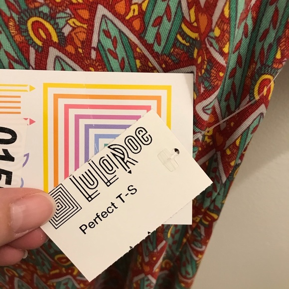 NWT Lularoe Perfect T Small Leaves green orange t-shirt top - Picture 6 of 10